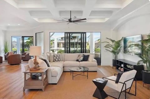 Welcome to our newly remodeled luxurious 5-bedroom, five 1/2-bathroom home House in Marco Island