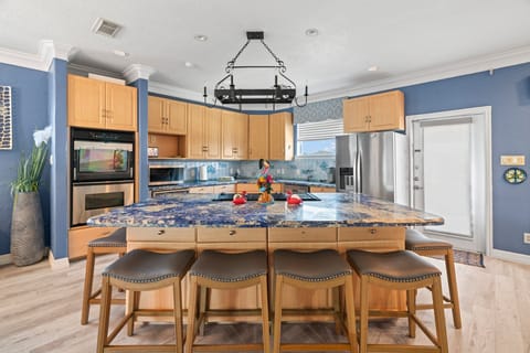 So many places to sit.