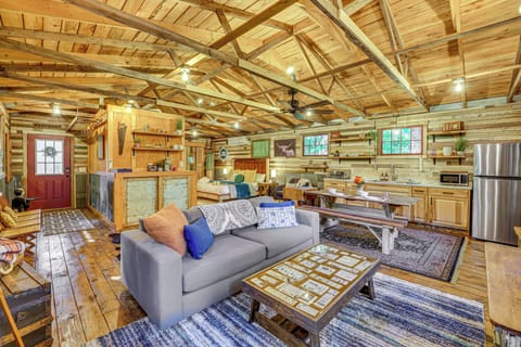 Studio | Mini-Split Heating & A/C | Smart TV | Free WiFi