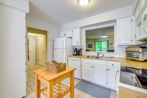 Kitchen | Drip & Keurig Coffee Makers | Dishwasher | Air Fryer