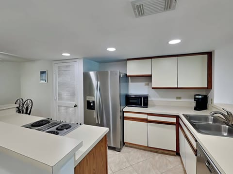 Fully Equipped Kitchen with Stainless Steel Appliances