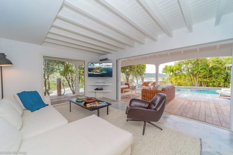 Air-conditioning, large HD-TV with Dish Network. The room opens onto the terrace and the view. 