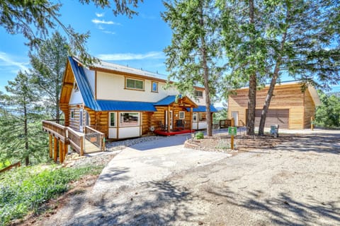 Welcome to Fox Den! You will also have access to the 2 car garage.