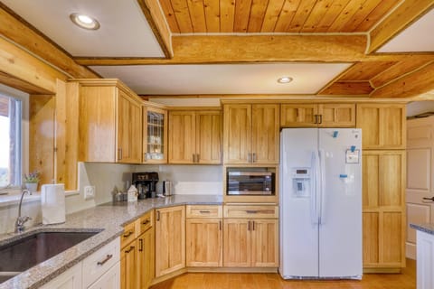 Don't forget your coffee to go!