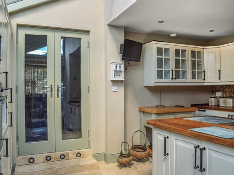 Kitchen | Valentine Retreat, Evesham