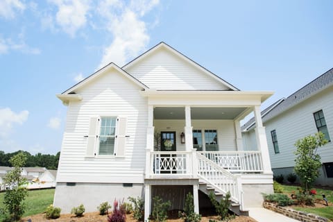 Front view--Oxford Getaway