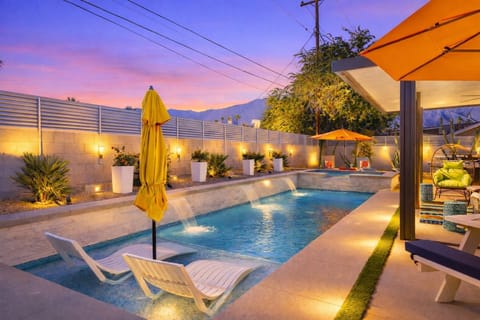 Private Pool Lounge Mountain View Back Patio