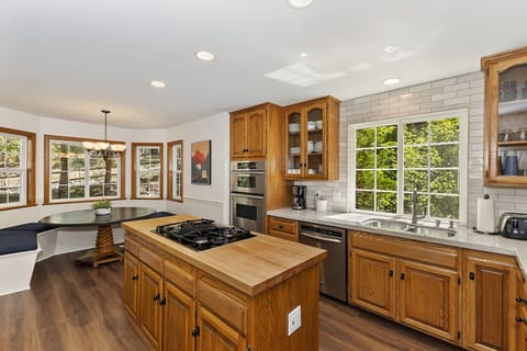 Great kitchen everything you'll need to cook up a storm