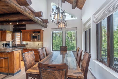 1.5-slopeside-chateau-telluride-dining