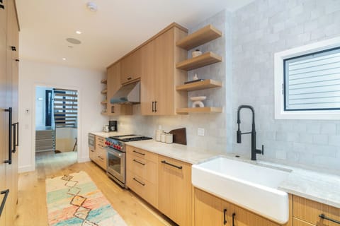 4.1-magic-on-main-telluride-kitchen2