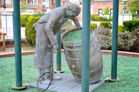 Cooper House grounds 