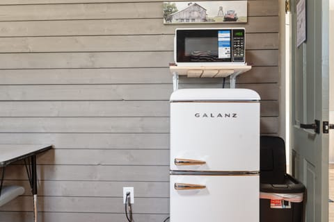 Shared Office Space for Guests, First Come First Serve