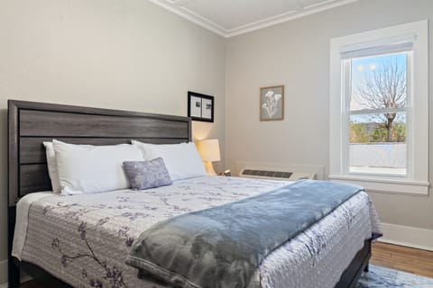 King Bed, Custom Mattress Made in Tennessee