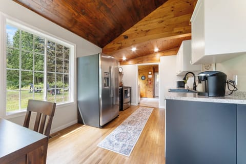 The extra wide galley style kitchen makes it easy for everyone to move around in the kitchen