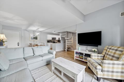 Plus, you're only a short walk from the iconic Harbour Town Golf Links, where the RBC Heritage Golf Tournament takes place each year.