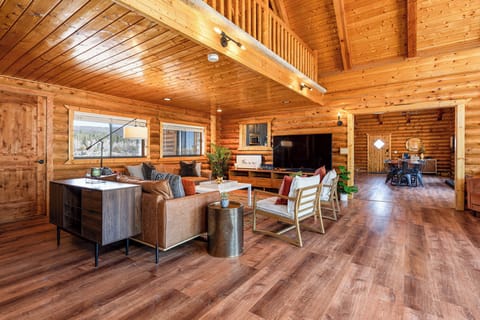 Panguitch Vacation Rental | 5BR | 4BA | 4 Steps Required | 4,384 Sq Ft