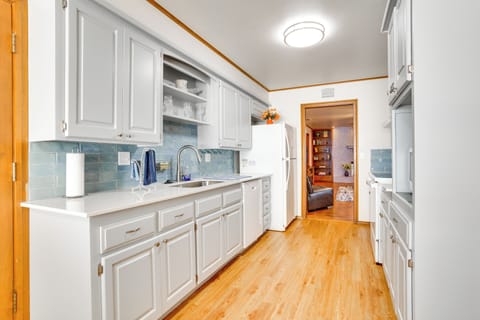 Kitchen | Toaster | Air Fryer | Keurig Drip/Pod Coffee Maker