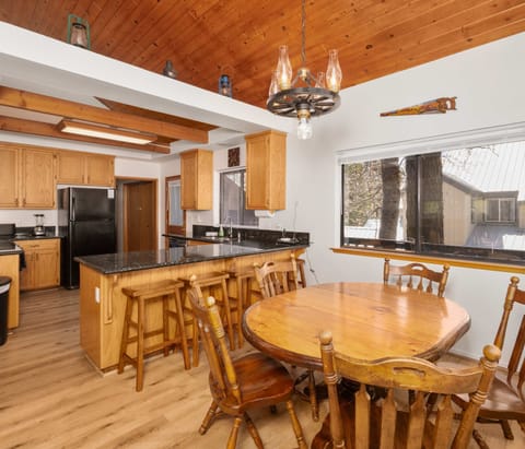 Kitchen bar counter with seating for 2
