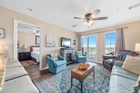 Welcome to Grand Beach Resort 202!