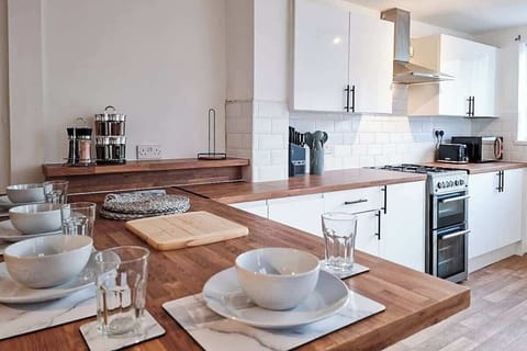 Charming and comfortable dining area, perfect for enjoying meals and meaningful conversations.