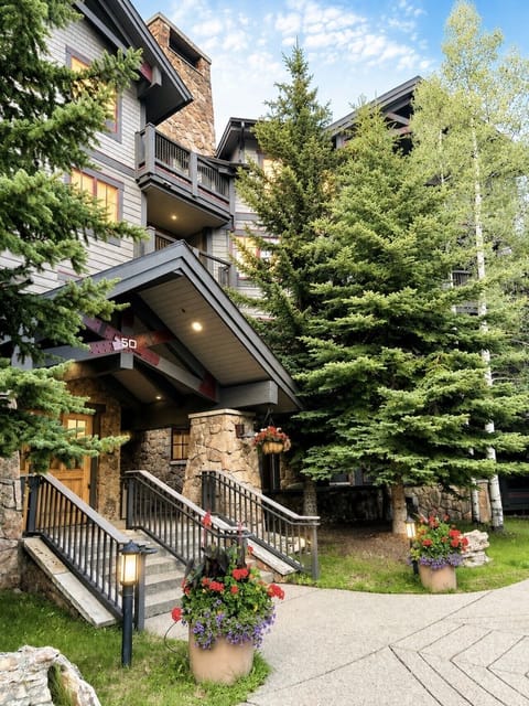 Welcome to Mountain Thunder Lodge in beautiful Breckenridge, Colorado
