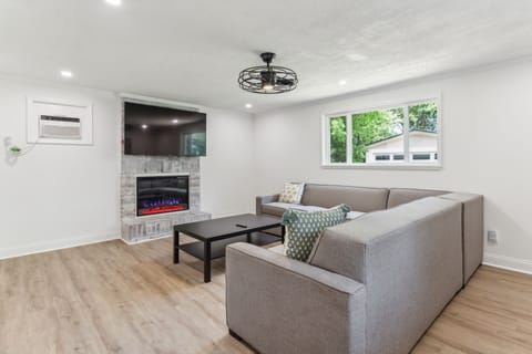 Furniture, Indoors, Living Room, Coffee Table, Table