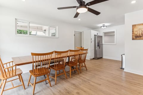 Floor, Flooring, Indoors, Hardwood, Furniture