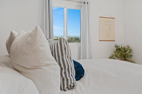 Cushion, Home Decor, Furniture, Pillow, Blanket