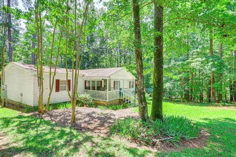 Sparta Vacation Rental | 4BR | 3BA | 6 Steps to Enter | 2,150 Sq Ft