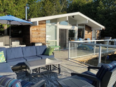 Top deck lounge and dining