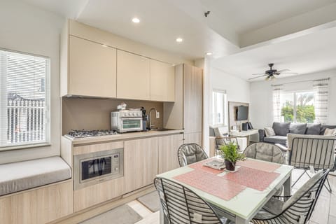 Dining Area | Single-Story Apartment on 1st Floor
