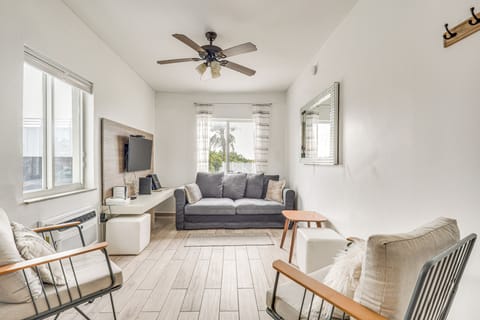 Miami Beach Vacation Rental | 1BR | 1BA | 1 Step to Enter | 410 Sq Ft