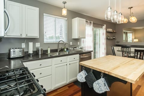 Fully equipped kitchen so you can prepare your meals during your stay!