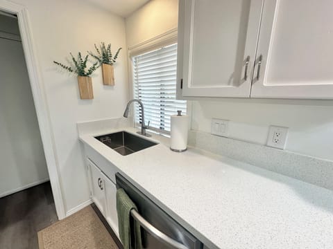 Fully equipped kitchen with all you need to get cooking!