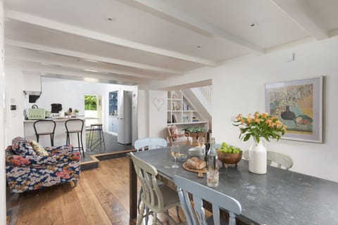 Open plan kitchen and dining area with access to garden - Worvas Counthouse