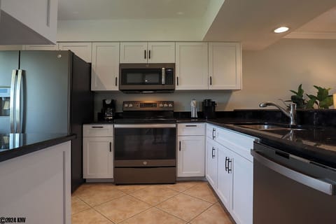 Remodeled Kitchen with all new appliances and granite countertops