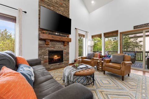 Newly renovated space! Come find peace at Red Rock Lodge and make some memories.