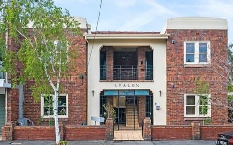 FRONT: Behind this Art Deco façade on the top right is a stylish two bedroom apartment.  Great apartment, brilliant location. Moments from the vibrant Albert Park Village precinct, famous St. Vincents Gardens and the beach. 