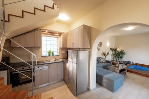 Another aspect of the kitchen. 