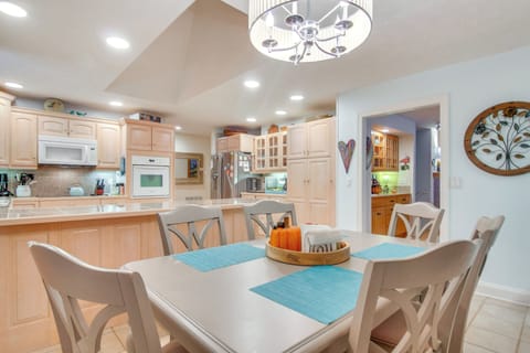 Dining Area | Dishware & Flatware