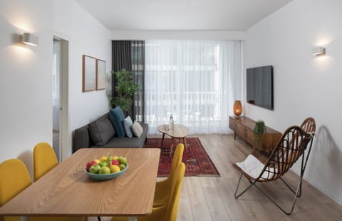 Dining Area & Living Room 