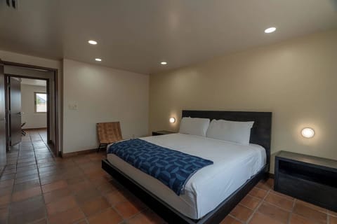 King bed