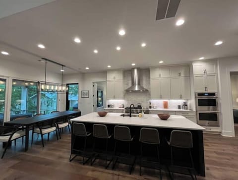 Kitchen island seats 5