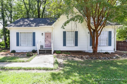 Welcome to Dolly’s Daydream 