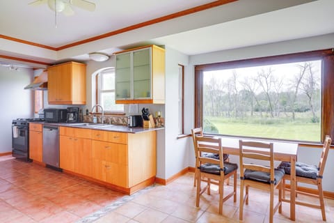 Dining Area | Dishware/Flatware