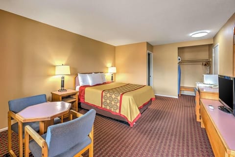 Unit with Queen size bed