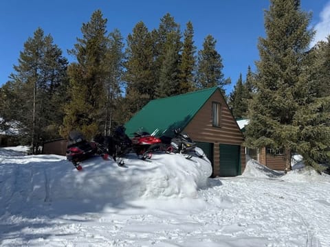 Snowmobiling available from the property to groomed trails nearby
