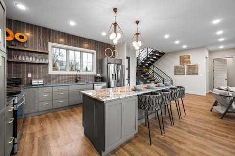 Entry Level - Kitchen