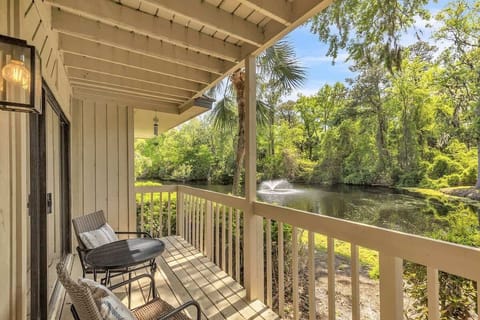 Private Balcony with Lagoon Views!