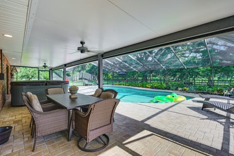 Screened-In Lanai | Private Pool & Hot Tub